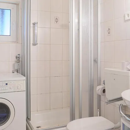 Ferienhaus, Am Ringwall 5 *